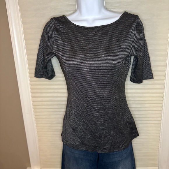 Beautiful silver and black limited top - Picture 5 of 8